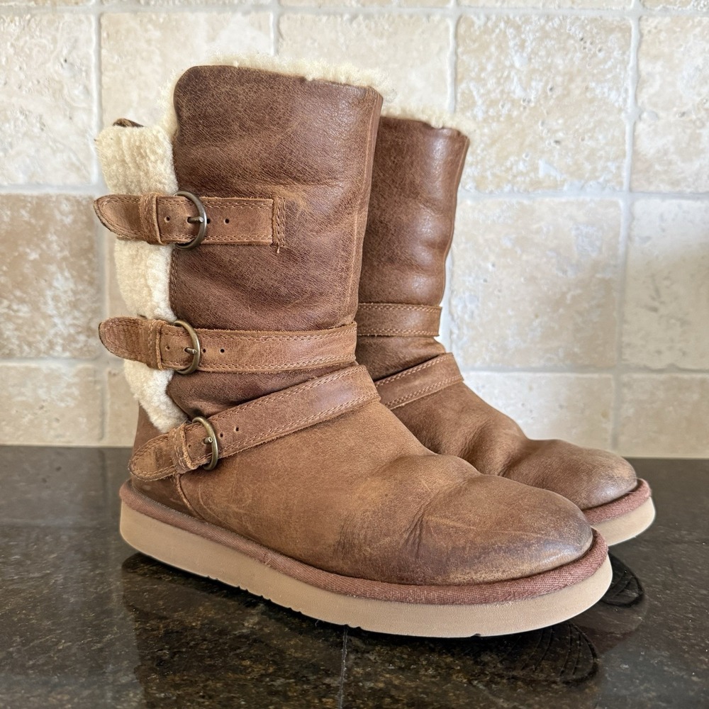 UGG Becket Chestnut Water-resistant Leather Sheepskin Buckle‎ Short Boots 7